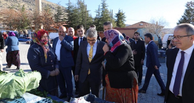 Vali Çelik, Uluören Köyü İlkokulunu ziyaret etti