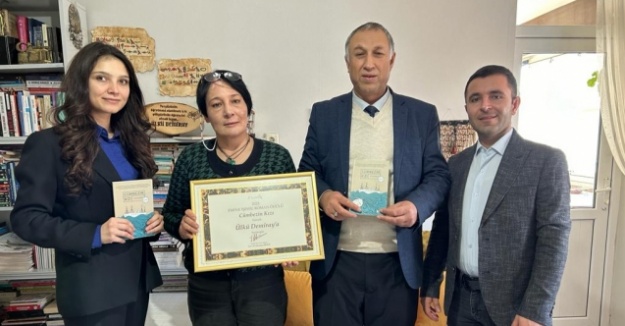 Bor Kütüphanecileri Ödüllü Yazar Ülkü Demiray'ı Ziyaret Etti