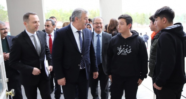 Kaya, Niğde'de okul yöneticileriyle bir araya geldi