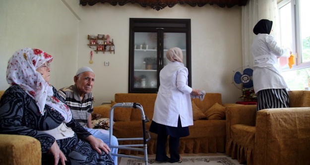 Evde bakım sisteminden 140 bin yaşlı yararlanıyor