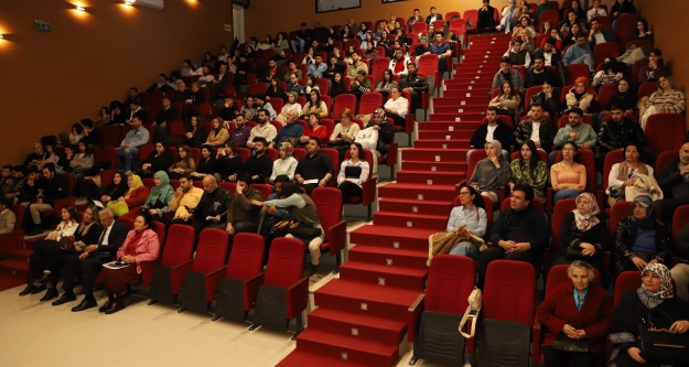 Üniversitede Türk Sanat Müziği Bestekârı Avni Anıl'ın Şarkıları Konseri
