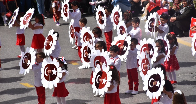 23 Nisan coşkuyla kutlandı