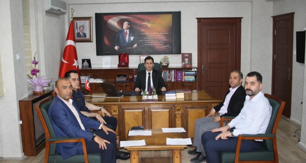 Altunhisar ilçesinde kaçak ve ruhsatsız yapılaşma toplantısı yapıldı
