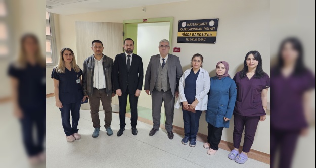 Niğde Barosu'ndan Hastaneye solunum fonksiyon testi cihazı bağışı