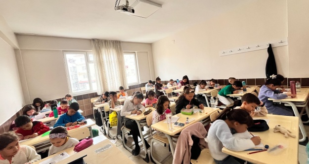 Niğde Halk Eğitimi Merkezi#039;nde Etkili ve Hızlı Okuma Kursuna Yoğun İlgi