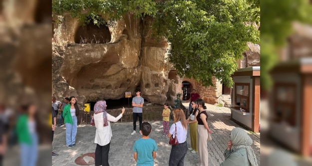 Gümüşler Manastırı Gezisiyle Tarihe Yolculuk