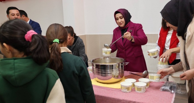 Muhsin Yazıcıoğlu İmam Hatip Ortaokulu'nda 'Geçmişten Geleceğe” Sergisi
