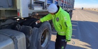 Trafik ekipleri ticari araçlarda "zorunlu kış lastiği" denetimi yaptı