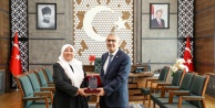 Vali Cahit Çelik’ten Hayırseverlere Teşekkür Plaketi