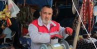 Bıçaklar kurban için bileniyor