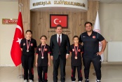 Ulukışlalı Şampiyon Güreşçilerden Kaymakama ziyaret