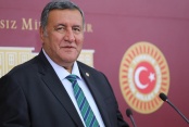 Gürer: “Aile yılında aileler dağılıyor”